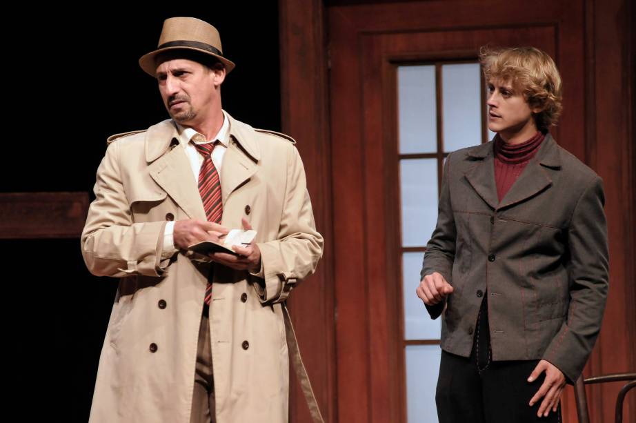 O Olho Azul da Falecida: comédia cheia de situações ultrajantes, do inglês Joe Orton (1933-1967) O Olho Azul da Falecida: comédia cheia de situações ultrajantes, do inglês Joe Orton (1933-1967)