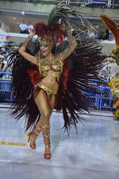 Os benefícios do samba para entrar em forma até o carnaval