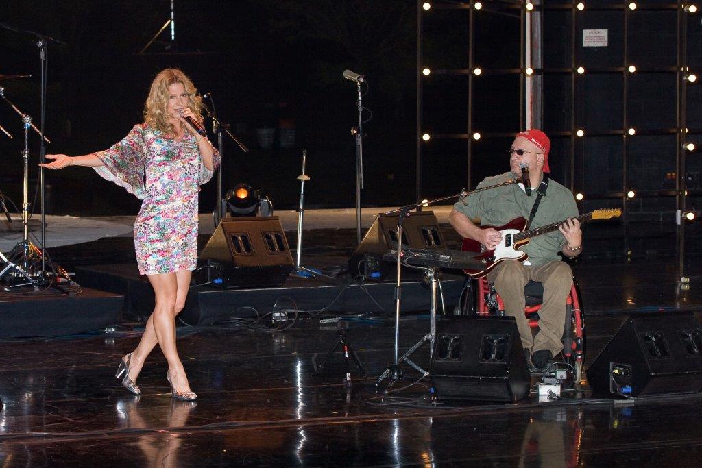 Paralamas, Paula Toller, Pitty e Nando Reis de graça na praia