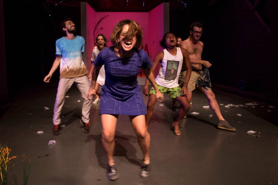 Quem Anda no Chão, Quem Anda nas Árvores, Quem Tem Asas: do coreógrafo e performer Gustavo Ciríaco Quem Anda no Chão, Quem Anda nas Árvores, Quem Tem Asas: do coreógrafo e performer Gustavo Ciríaco