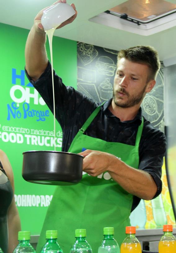 Rodrigo Hilbert e Fiorella Mattheis compartilham com VEJA RIO as receitas de beijinho e cupcake que prepararam no 1º Encontro Nacional de Food Trucks