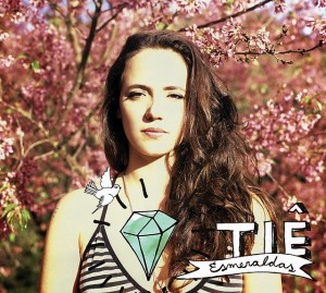 A capa do novo disco: parceria com David Byrne no repert&oacute;rio