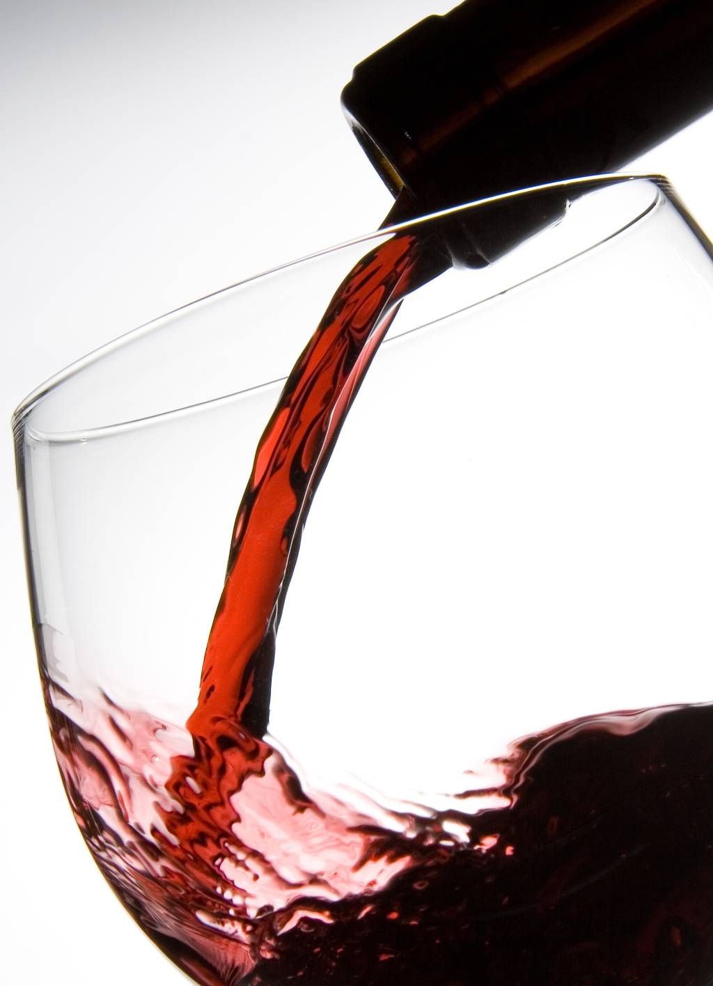 Pesquisa revela que uma taça de vinho equivale a uma hora na academia