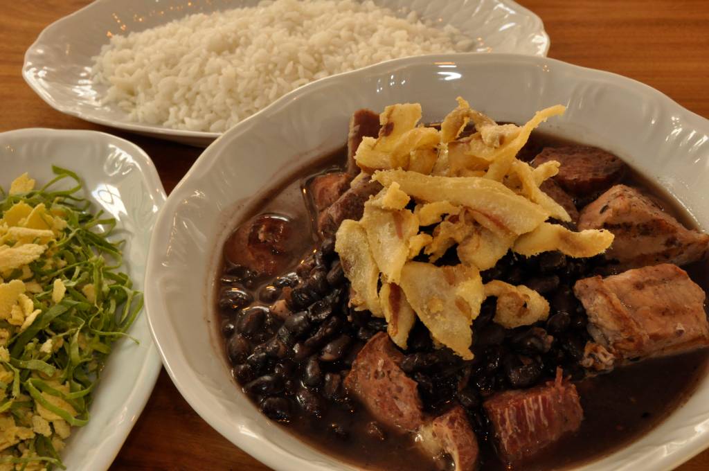 Jean Ponce prepara caipirinhas no Volta em pleno domingo de carnaval!