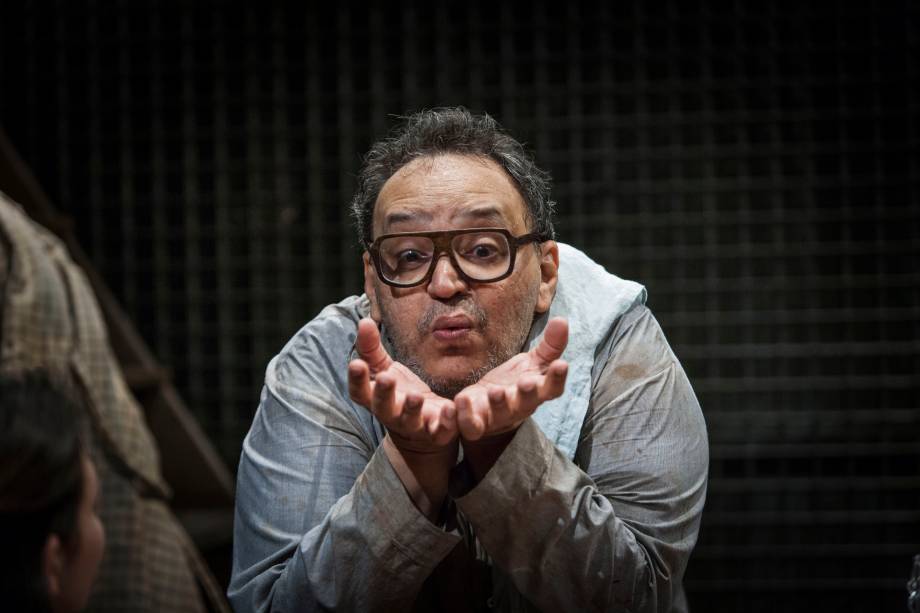 Cacá Carvalho em O Homem do Subsolo: inspirado na obra de Dostoievski Cacá Carvalho em O Homem do Subsolo: inspirado na obra de Dostoievski