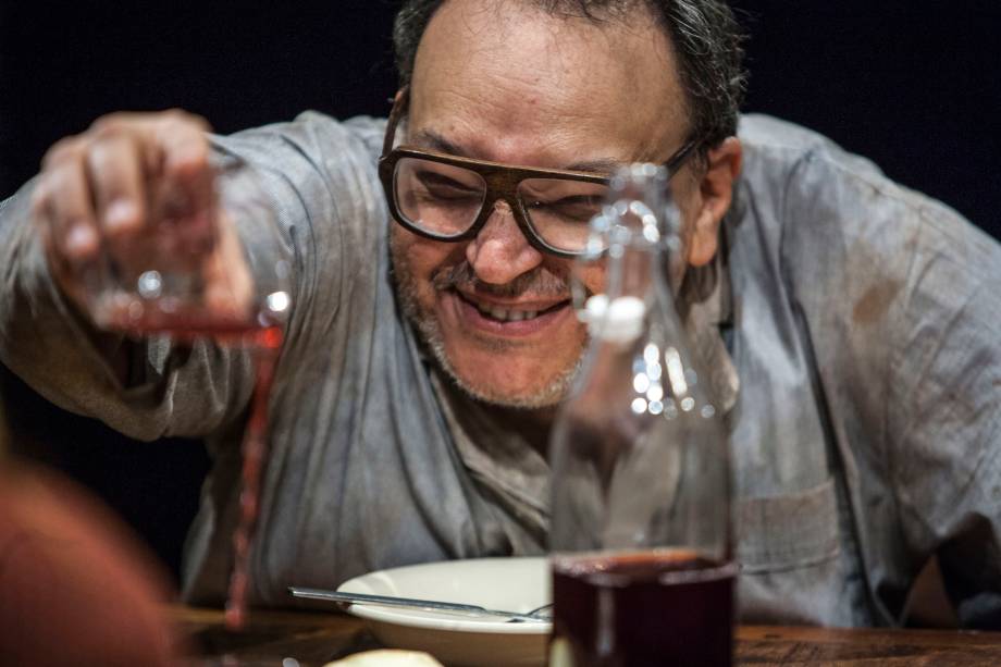 Cacá Carvalho em O Homem do Subsolo: inspirado na obra de Dostoievski Cacá Carvalho em O Homem do Subsolo: inspirado na obra de Dostoievski