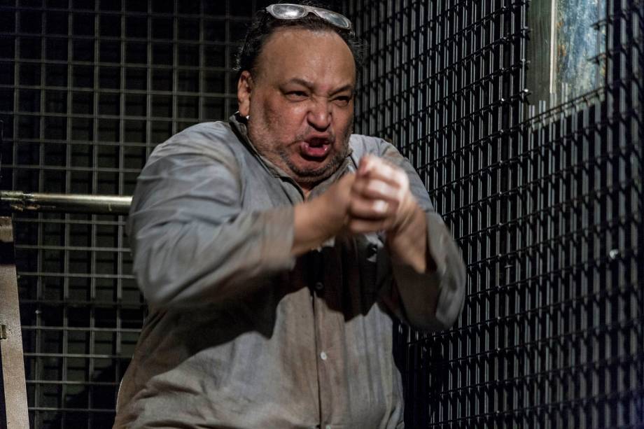 Cacá Carvalho em O Homem do Subsolo: inspirado na obra de Dostoievski Cacá Carvalho em O Homem do Subsolo: inspirado na obra de Dostoievski