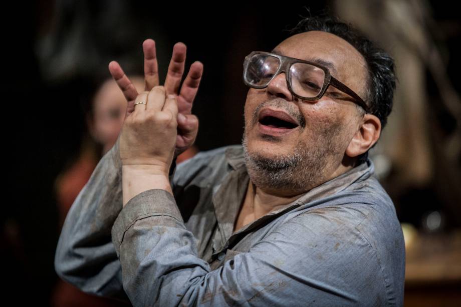 Cacá Carvalho em O Homem do Subsolo: inspirado na obra de Dostoievski Cacá Carvalho em O Homem do Subsolo: inspirado na obra de Dostoievski