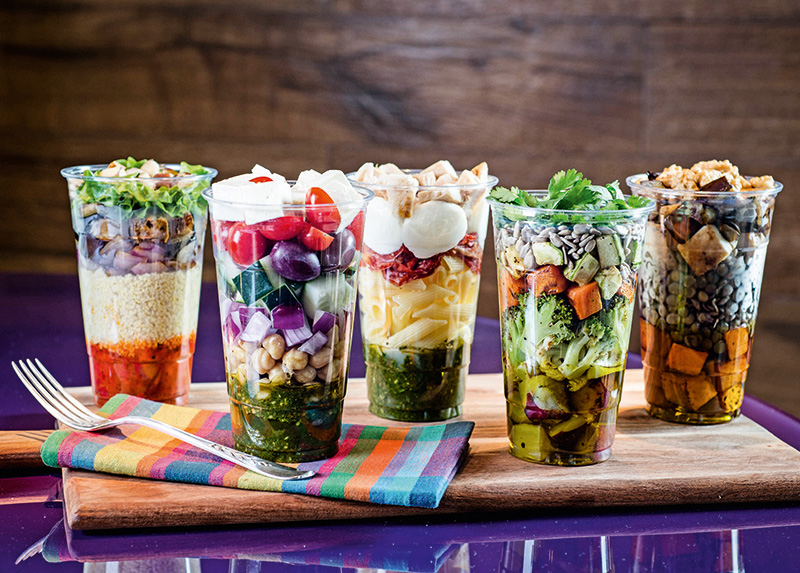 Deli Delícia lança saladas no copo