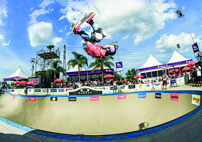 Grandes nomes do skate competem em Madureira