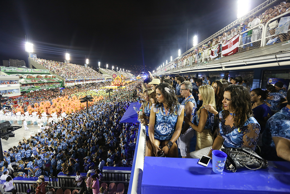 Camarotes da Sapucaí antes só para vips, agora vendem ingressos