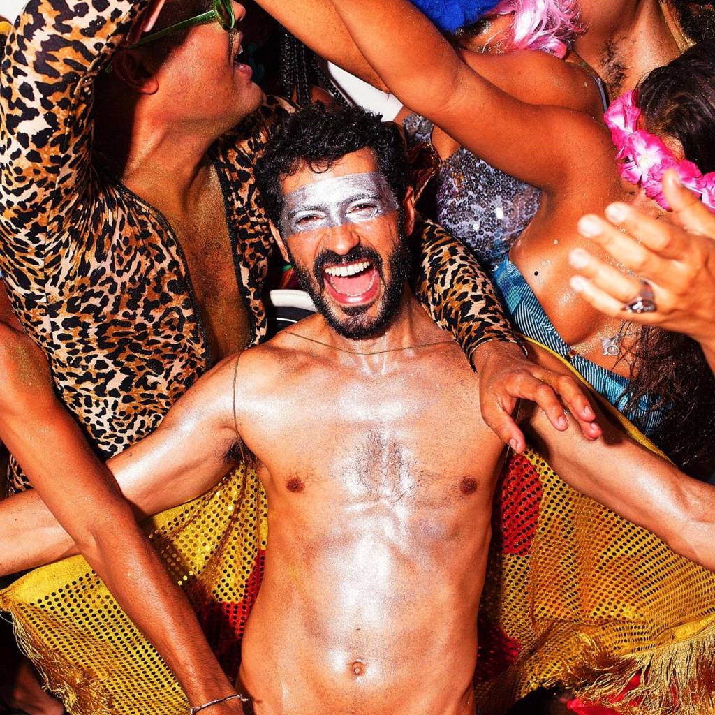 Matheus VK lança EP em homenagem ao carnaval