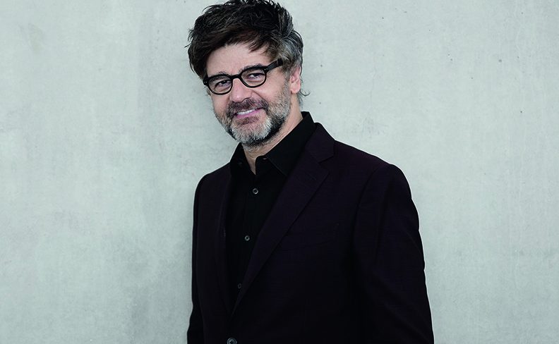 Luiz Fernando Carvalho passa a ter contrato por obra na Globo