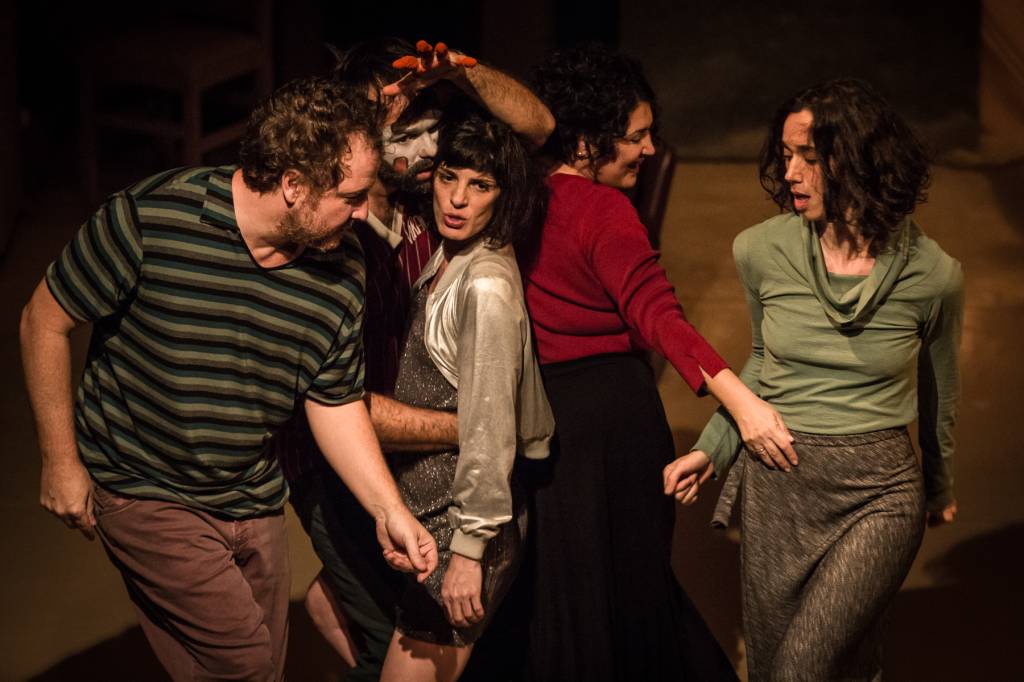 Peça e show no porto do Rio