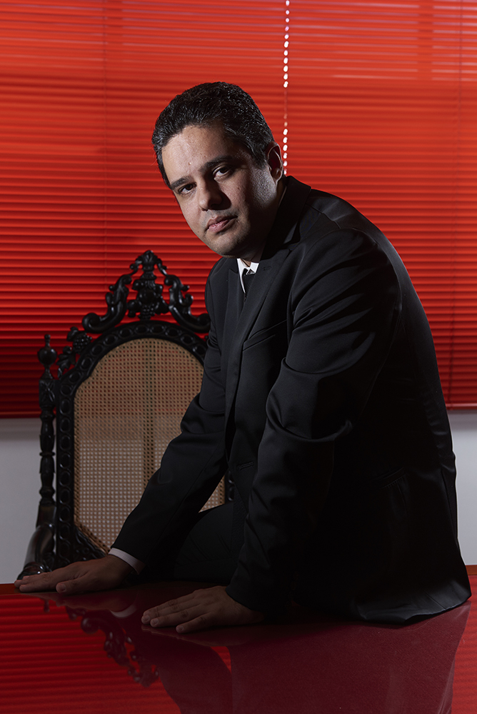 Victor Travancas retira todos os processos contra Crivella