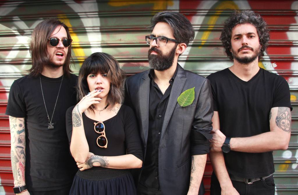 Supercombo mostra novo disco na Barra