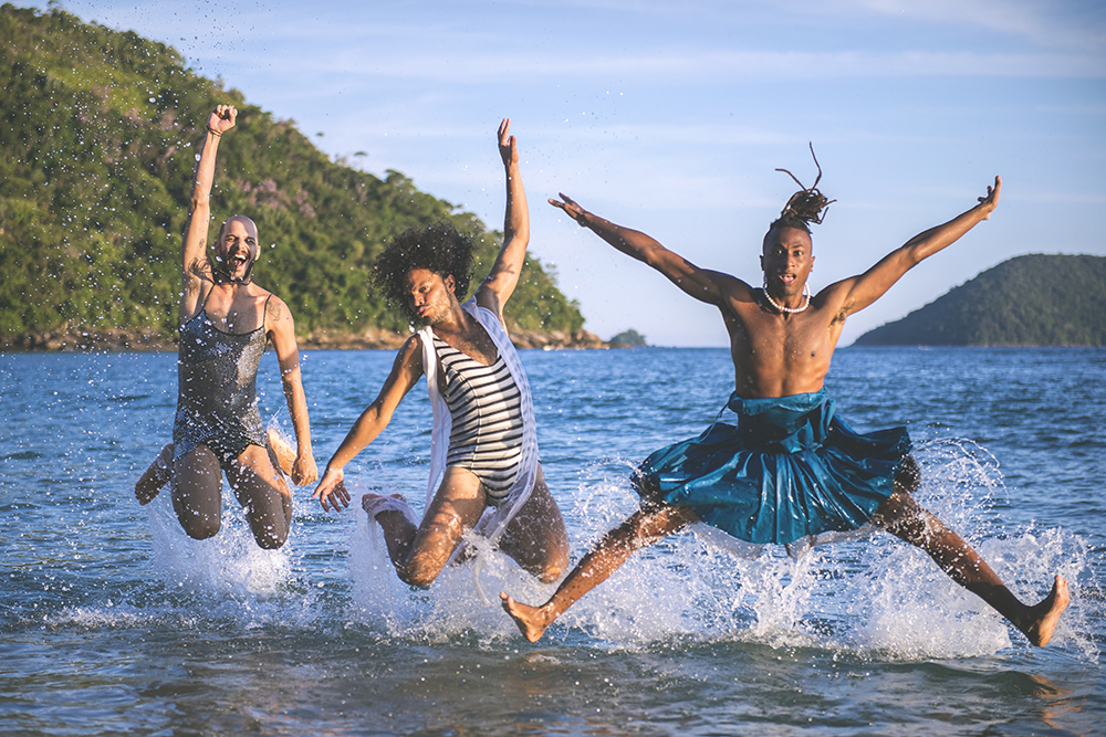 Performático, grupo Não Recomendados faz show no Rival