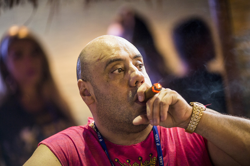 Joãozinho King torra 3 milhões de reais em camarote no Sambódromo