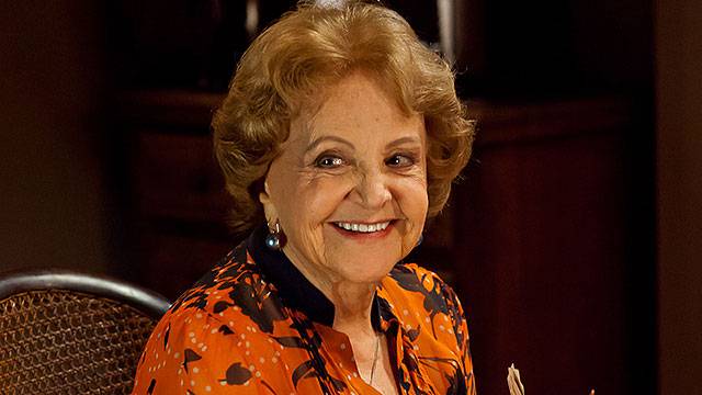 Atriz Eva Todor está internada com pneumonia