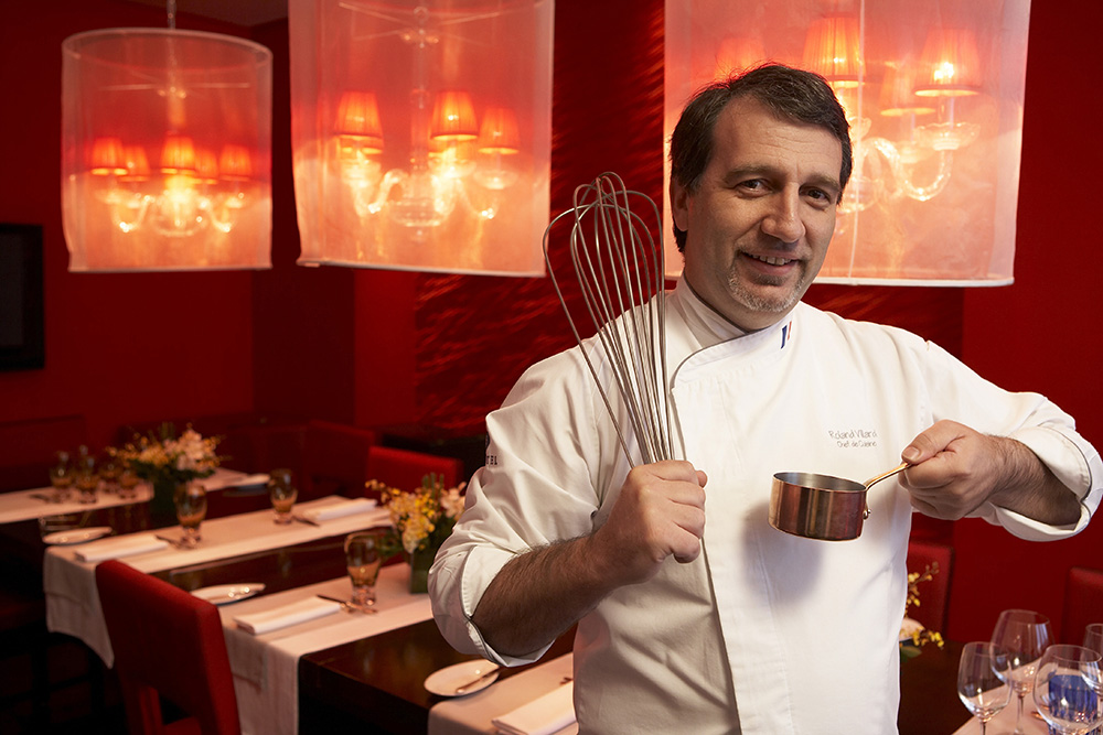 Chef Roland Villard presta consultoria para menu de hospital