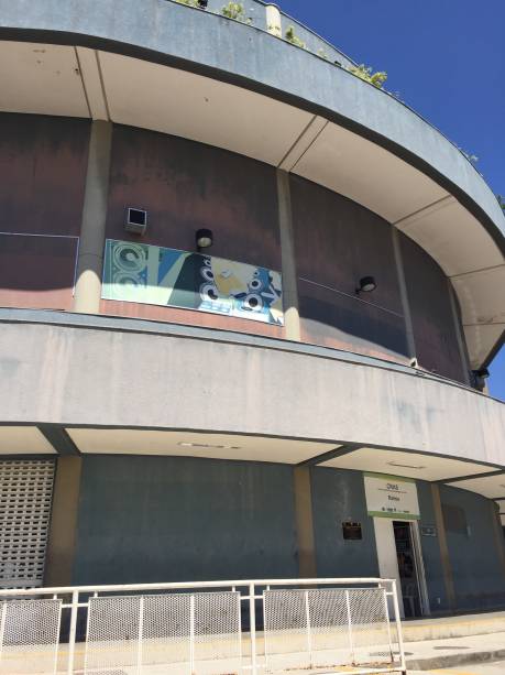 Pain&eacute;is que antes indicavam os projetos sociais que funcionavam na Esta&ccedil;&atilde;o Palmeiras agora est&atilde;o vazios