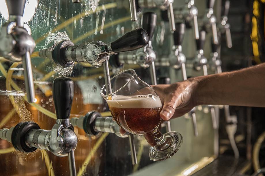 On Tap Pub: vinte torneiras On Tap Pub: vinte torneiras