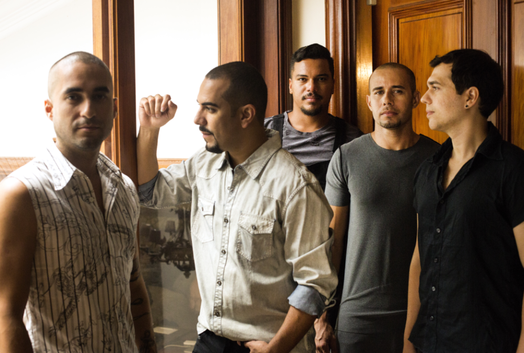 Sorriso Maroto leva seu pagode romântico ao Barra Music