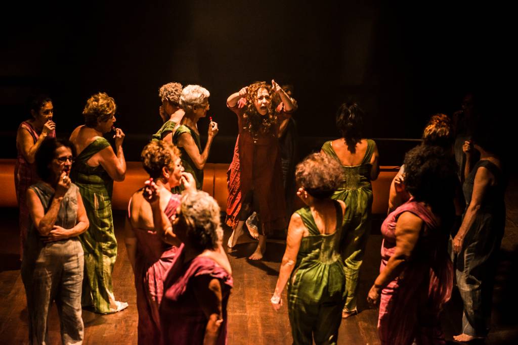 Debora Lamm apresenta “Mata Teu Pai” no Gamboavista