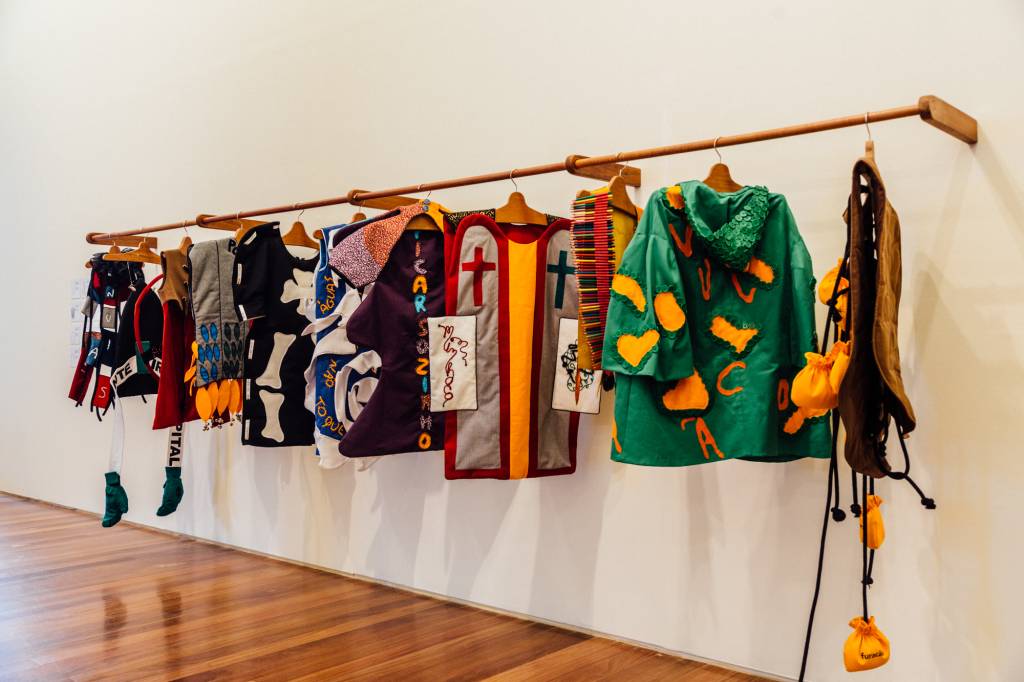 MAR recebe exposição com itens que representam medos infantis