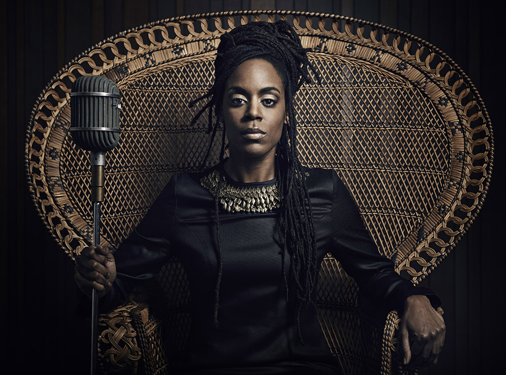 Rapper americana Akua Naru fala sobre Emicida