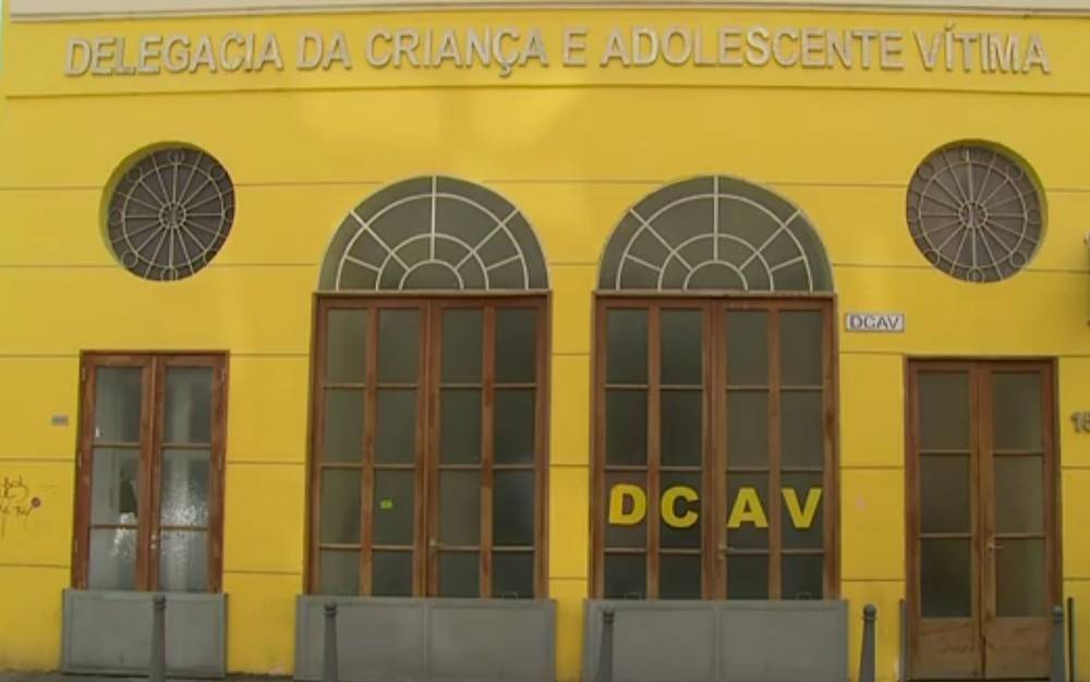 Menor suspeito de participar de estupro coletivo se entrega