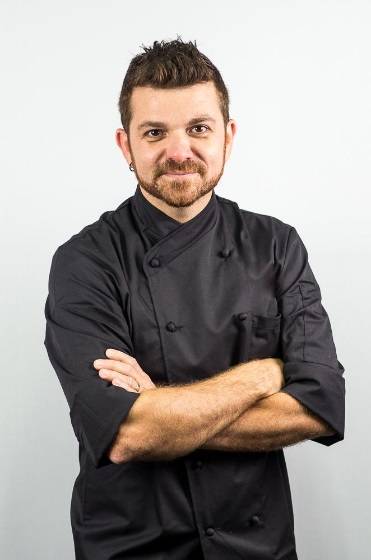Chef Guga Rocha abre casa na Barra