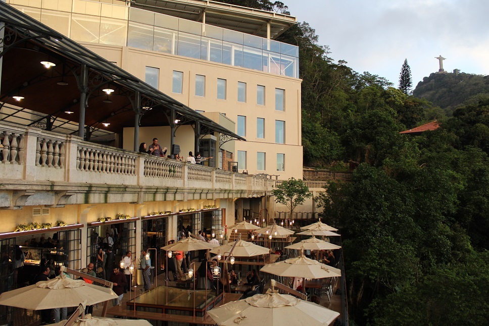 Mirante Paineiras oferece bufê grátis para as mães