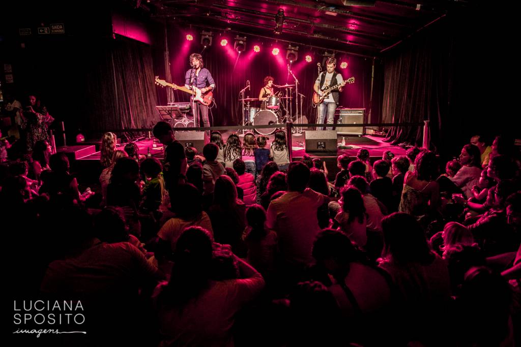 Show de rock para crianças anima o Teatro Rival