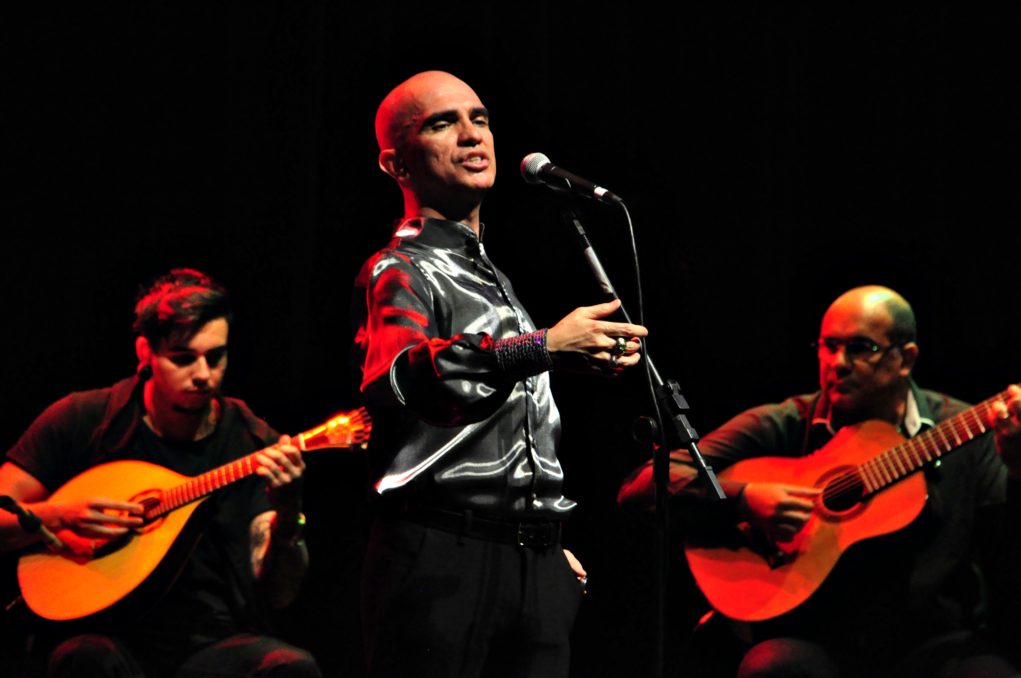 Edson Cordeiro traz ao Rio a turnê de seu disco dedicado ao fado