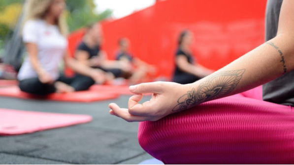 Santander Training Truck oferece aulas gratuitas no Leblon