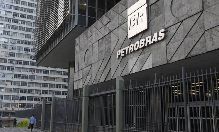 Polícia do Rio combate quadrilha que rouba combustível da Petrobras