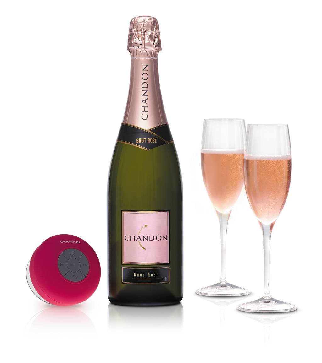 No jantar de Dia dos Namorados, a bebida é por conta da casa