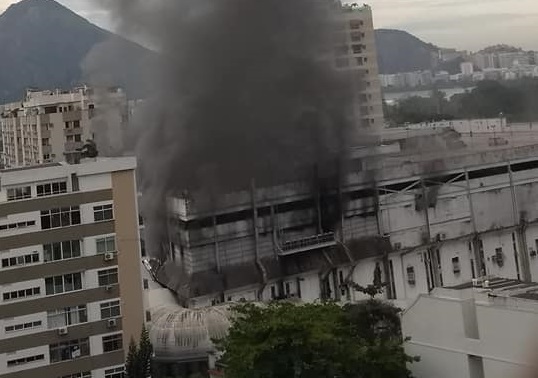 Shopping da Gávea reabre após incêndio
