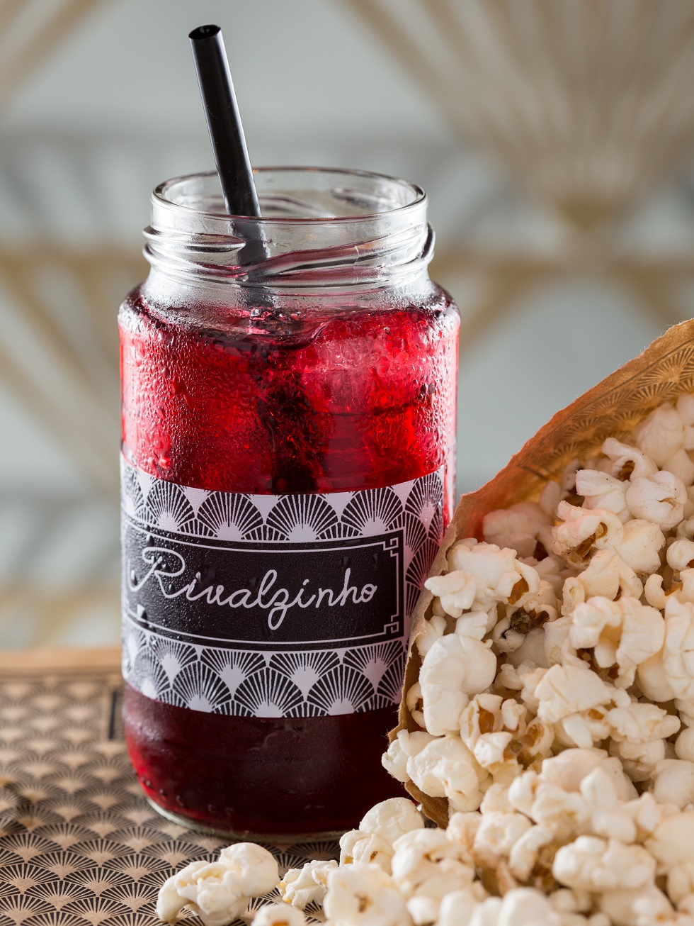 Rivalzinho ganha reforços nos comes e bebes