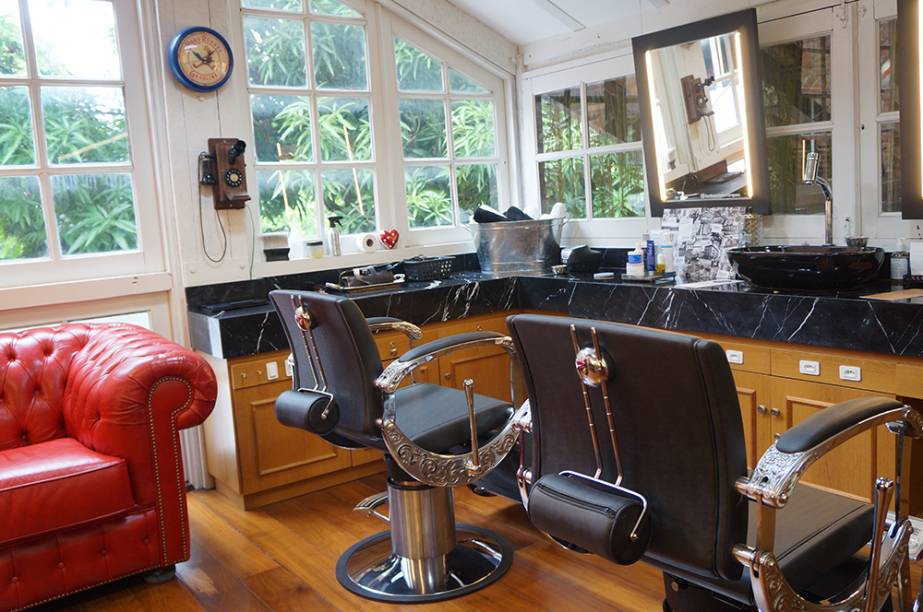 Espaço Gioh: aberto em novembro, mistura salão e barbearia e custou 1,5 milhão de reais, bancados por três sócios Espaço Gioh: aberto em novembro, mistura salão e barbearia e custou 1,5 milhão de reais, bancados por três sócios