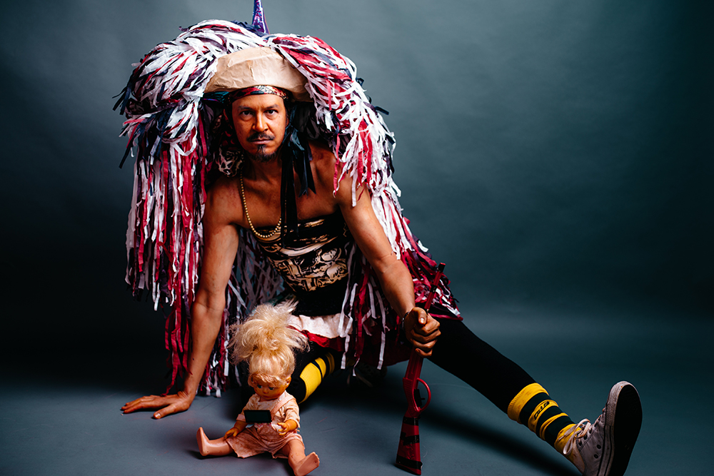 O pernambucano Siba volta ao Rio com turnê remodelada