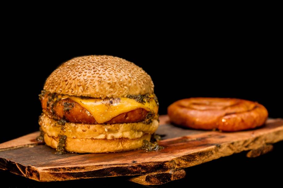 Linguiça de pernil defumada: no Hell's Burguer Linguiça de pernil defumada: no Hell's Burguer