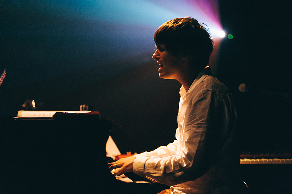 Pianista Antonio Guerra recebe convidados em Copacabana