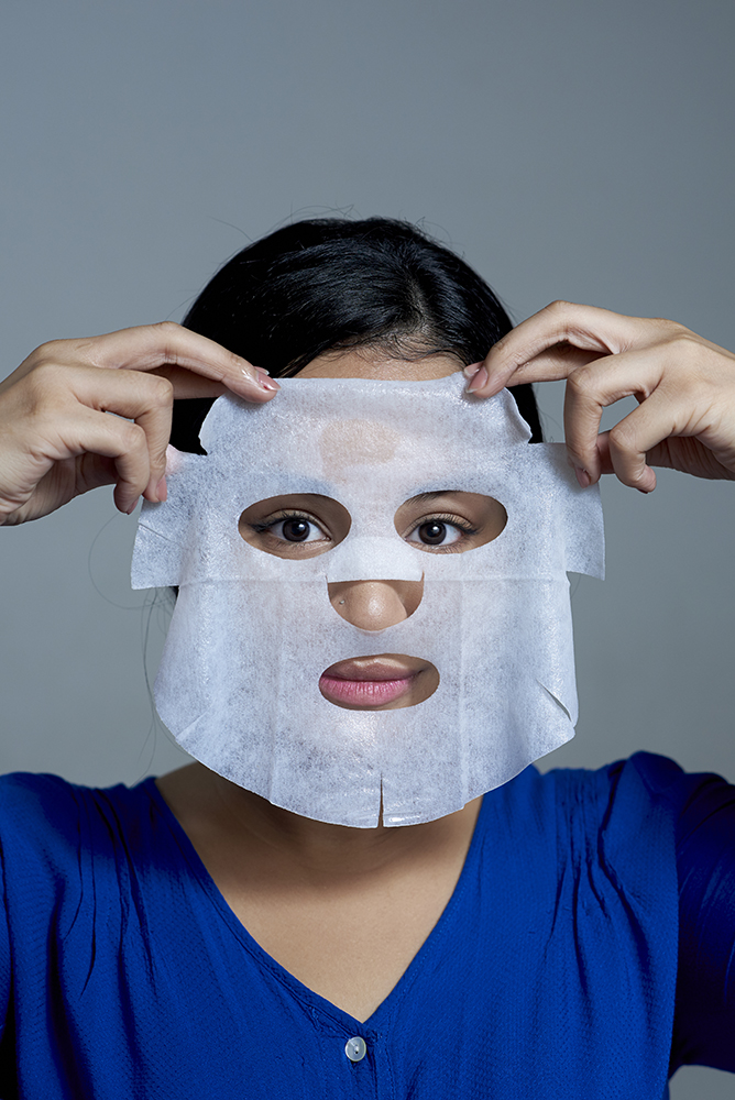 Máscaras coreanas em folha fazem sucesso entre as cariocas