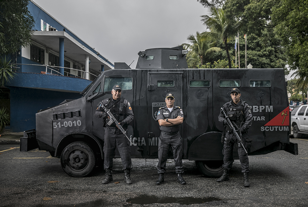 Empresários fazem doações à polícia pra melhorar segurança no Rio
