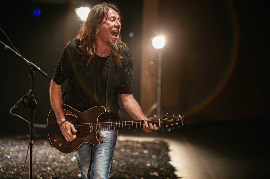 Lenine se apresenta no Paradise Garage, em Teresópolis