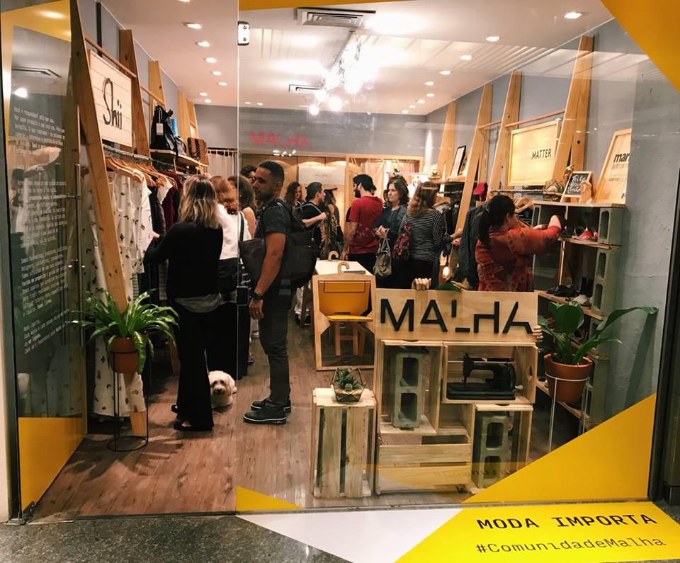 Evento no Leblon realiza troca-troca de roupas usadas