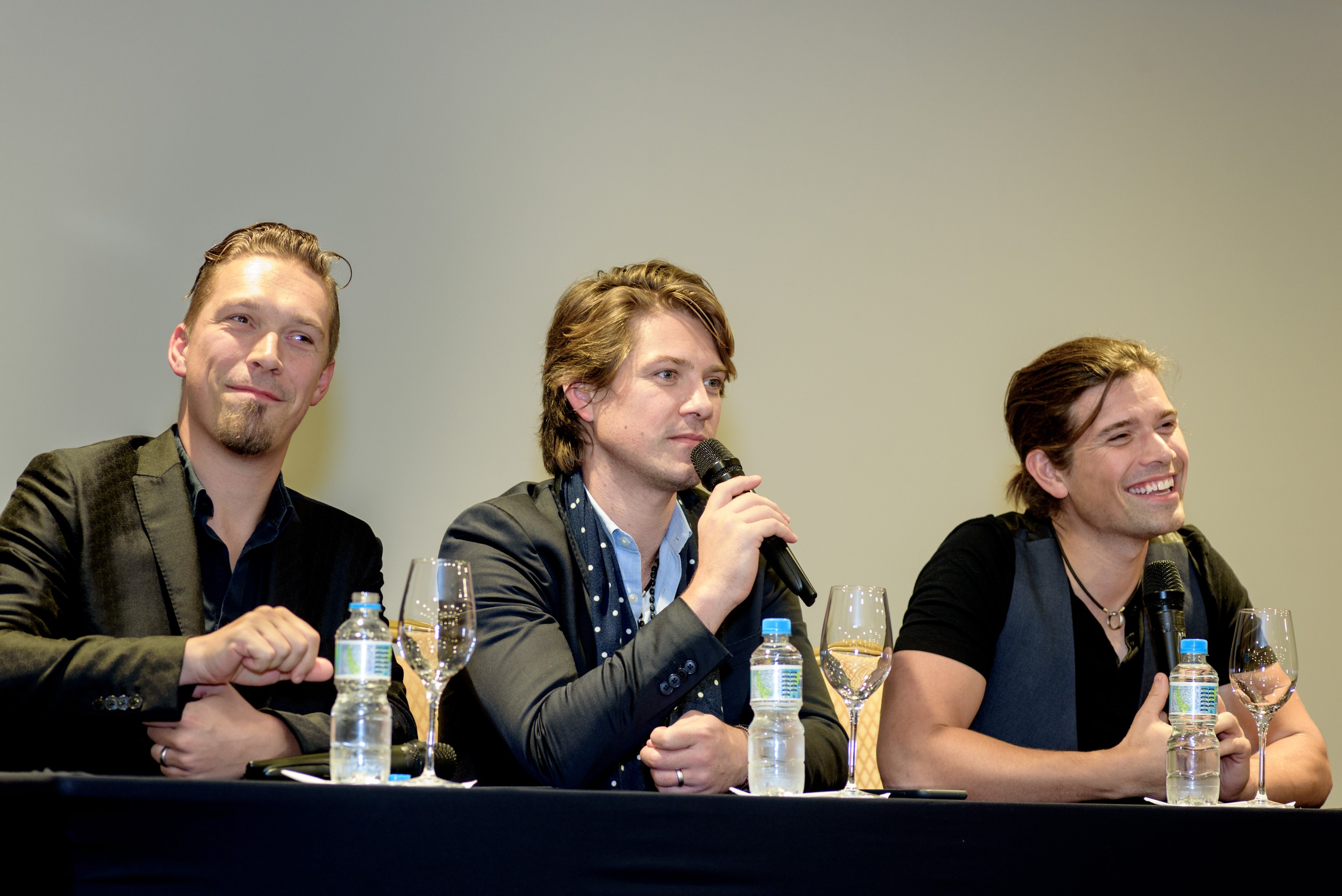 Irmãos Hanson mostram que cresceram e fazem show no Rio