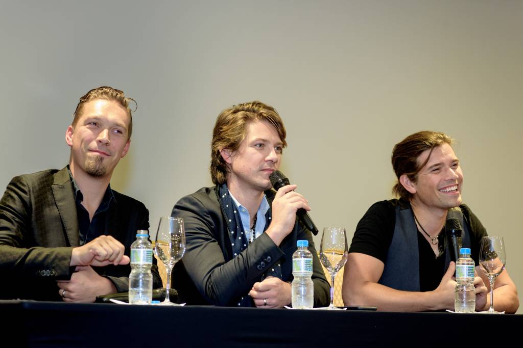 Irmãos Hanson mostram que cresceram e fazem show no Rio
